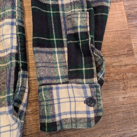 Vintage Woolrich Woman's Wool Button Down Shirt Blue Tartan Plaid USA Wool Sz 12 - Picture 8 of 16